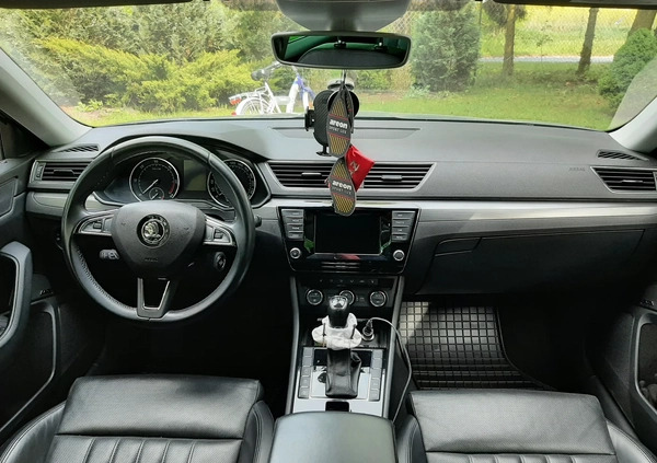 Skoda Superb cena 64000 przebieg: 279000, rok produkcji 2016 z Wrocław małe 37